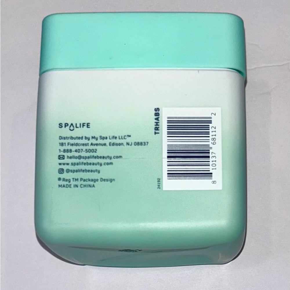 Spa Life Hydrate and Protect Body Scrub with Hyaluronic Acid, Coconut Oil - Picture 4 of 4